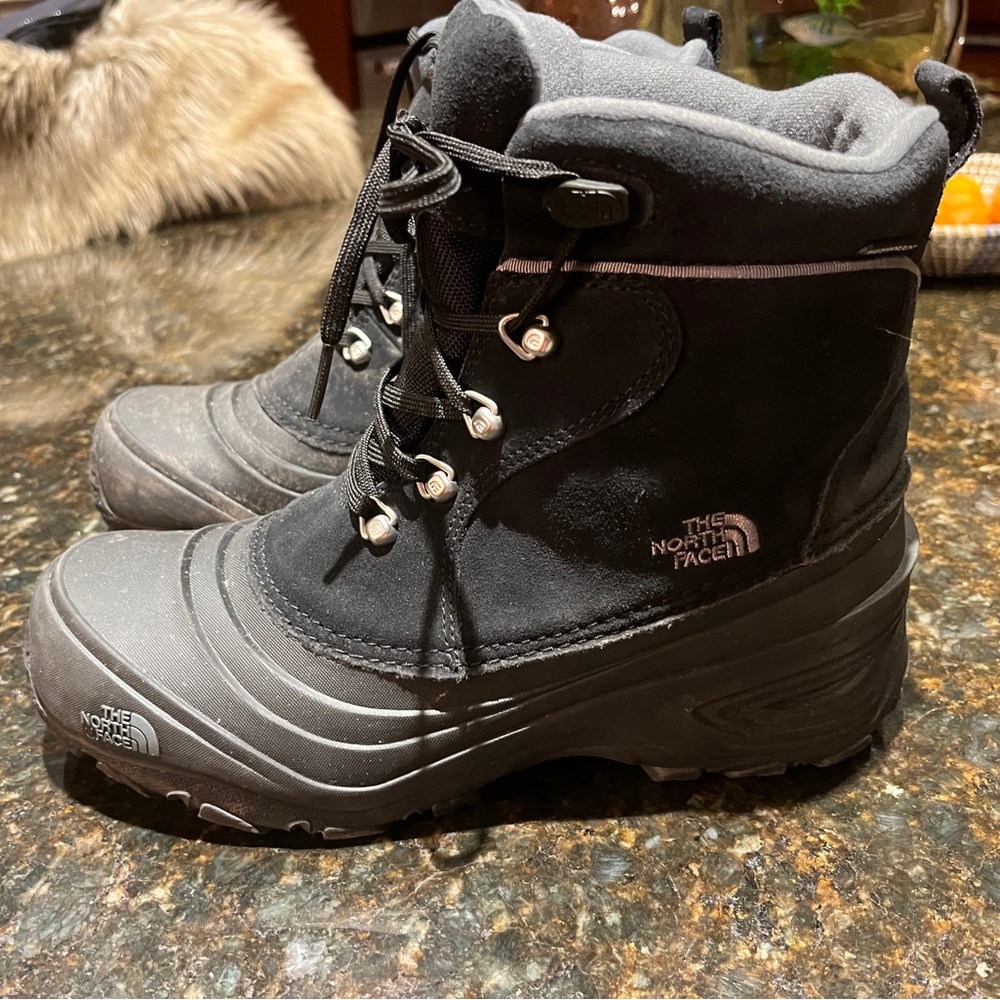 Big boys THE NORTH FACE waterproof snow boots